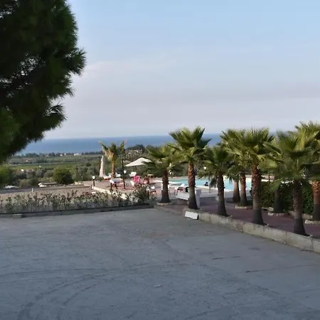 Agriturismo Armania 팜스테이 로사노